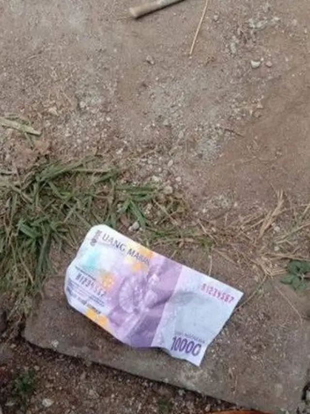 6 Momen Apes Nemu Duit Mainan Ini Kocak, Gagal Ketiban Rezeki
