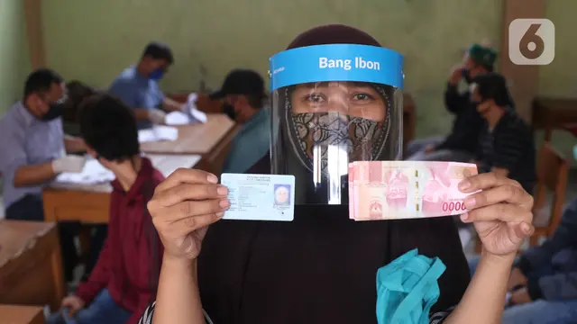 FOTO: Pemprov Banten Salurkan Bansos kepada Warga Terdampak COVID-19