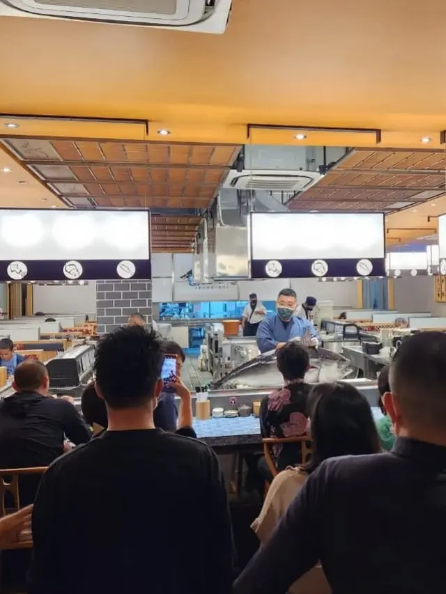 Lebih dari Sekadar Ikan, Pertunjukkan Tuna Cutting Jadi Pengalaman Kuliner Jepang yang Mewah