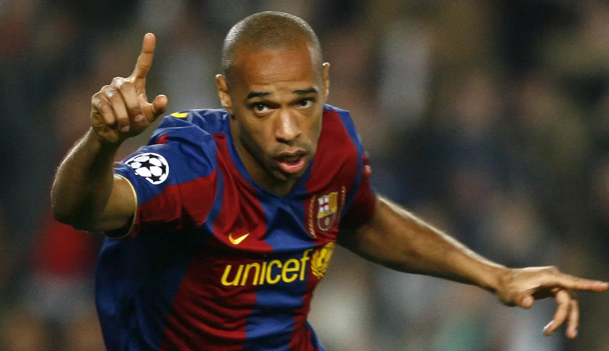 Thierry Henry - Gelar yang ia kantongi adalah Piala Dunia 1998 ketika membela Timnas Prancis sedangkan di tahun 2004 ia mampu mendapatkan juara Liga Inggris bersama The Gunners. Gelar Liga Champions ia sabet bersama Barcelona pada tahun 2009. (Foto: AFP/Lluis Gene)