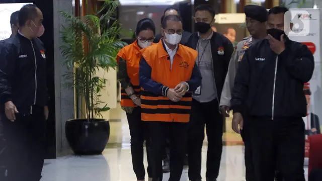 Diduga Terima Suap, Bupati Kapuas dan Istri Ditahan KPK