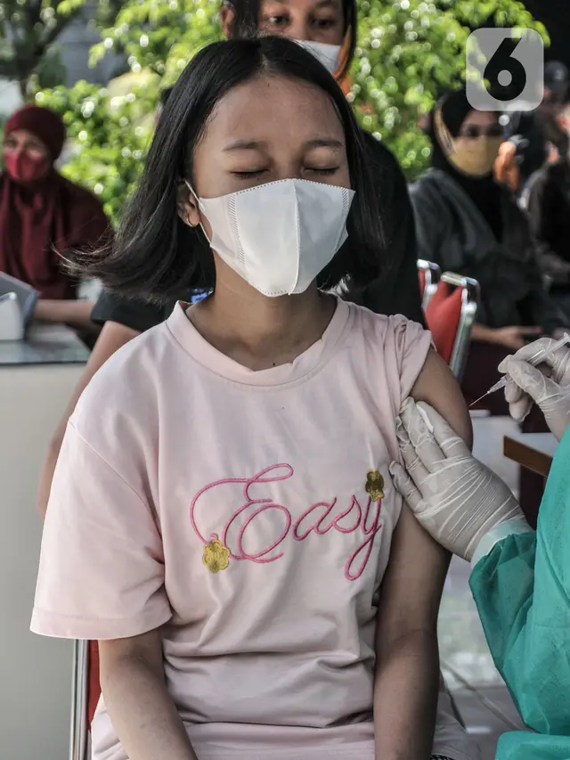 Anak Usia 12-17 Tahun Jalani Valsinasi di RPTRA Pulo Besar
