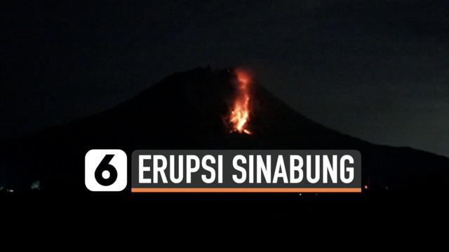 Kamera pemantau merekam aktivitas vulkanik Gunung Sinabung. Hingga Rabu (3/3) dini hari Sinabung luncurkan lava pijar sebanyak puluhan kali.