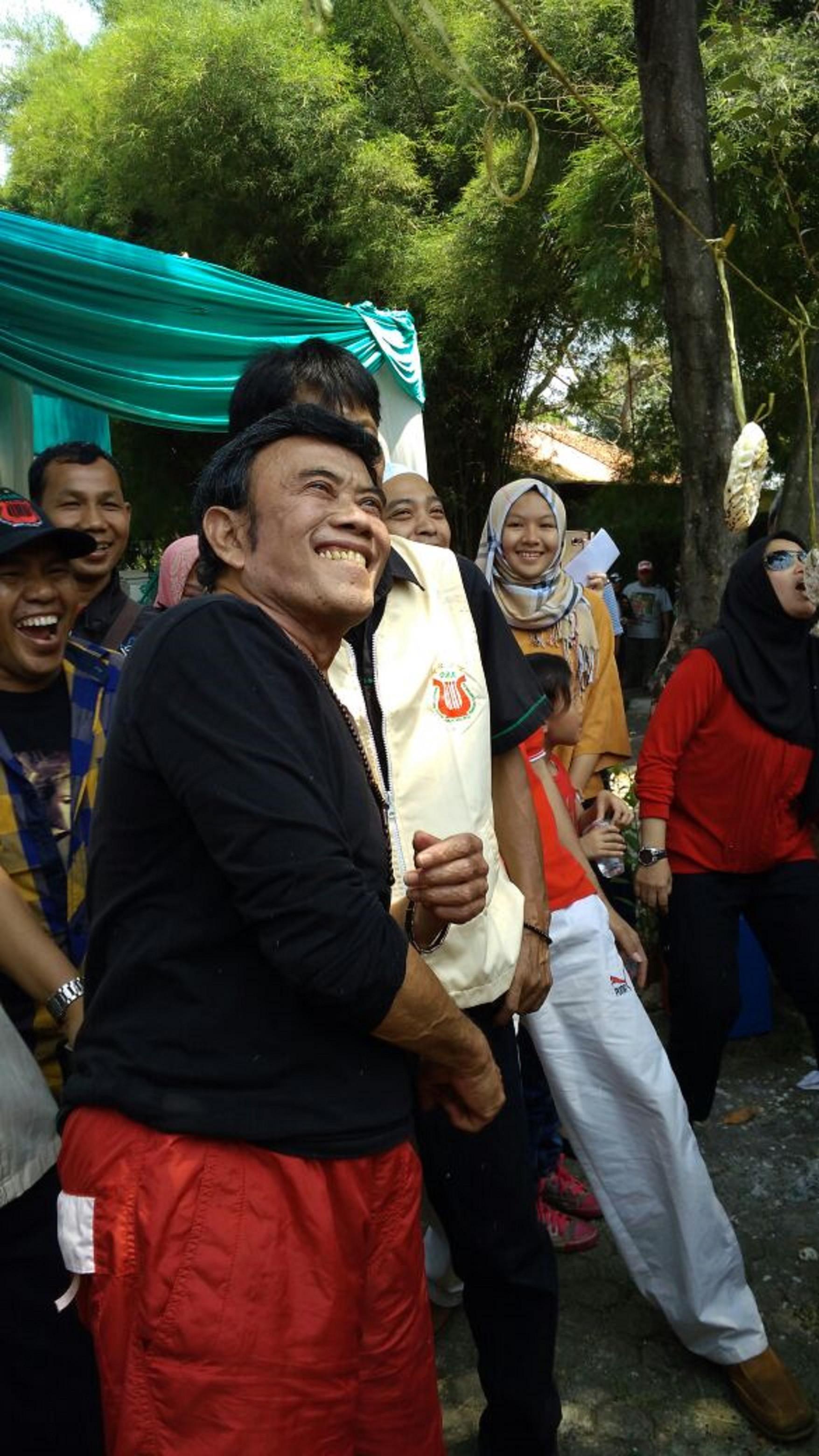 Raisa Menikah Rhoma  Irama  Lomba Makan Kerupuk News 