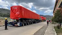 Kirim 8 Unit KRL ke Surabaya, KAI Logistik Pakai Trailer 12 Gandar