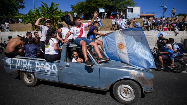 Parade Juara Piala Dunia 2022, Lionel Messi Cs Disambut Bak Pahlawan di Argentina