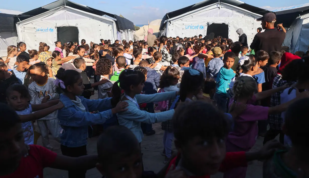 Pendidikan anak di Gaza menjadi salah satu korban dari perang Israel dan Hamas yang memanas sejak Oktober 2023 lalu. (Omar AL-QATTAA/AFP)