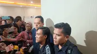 Asosiasi Lawyer Muslim Indonesia (ALMI) melaporkan dugaan dugaan tindak pidana pornografi yang menyeret nama artis Rebecca Klopper (RK). (Merdeka.com/Rahmat Baihaqi)