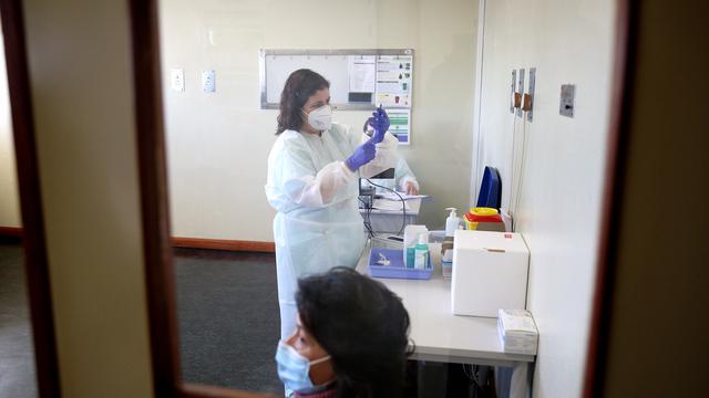 Melihat Negara-Negara Uni Eropa Mulai Suntikan Vaksinasi COVID-19