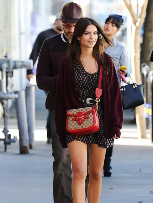 Jeff sendiri merasa bahwa pernikahan Emily dengan Sebastian diperuntukkan untuk menyakitinya. (Pinterest)