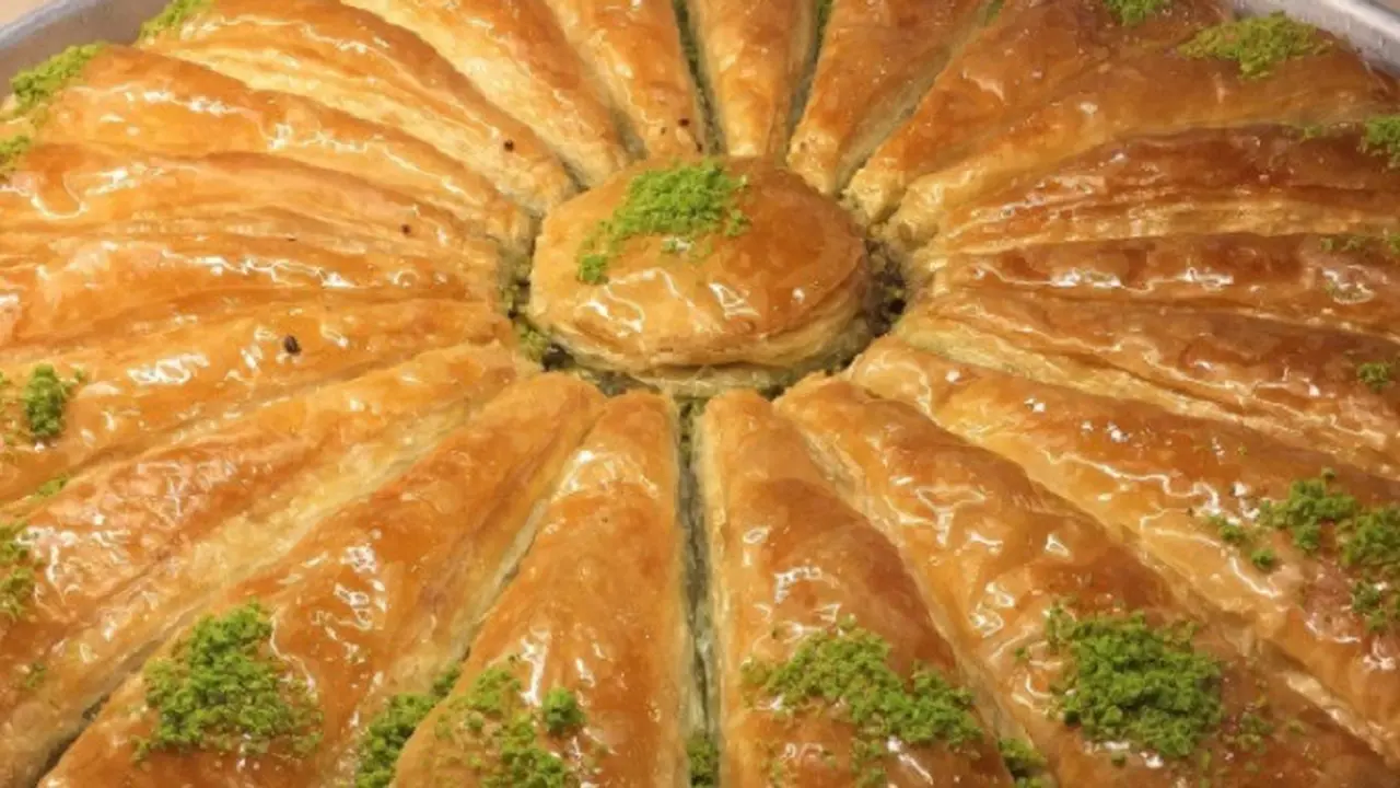 Baklava Turki (Instagram/@msrainbowwwww)