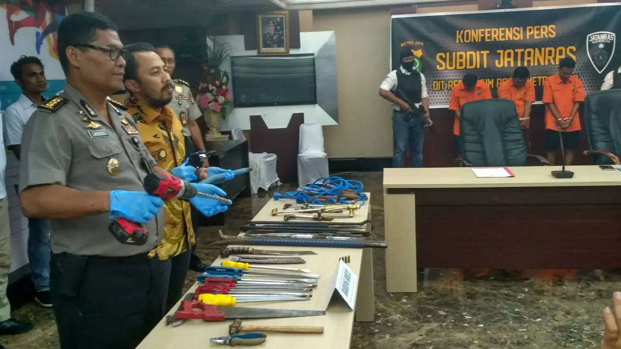 Polisi ungkap kasus pembobol spesialis pegadaian (Ronald/Merdeka.com)