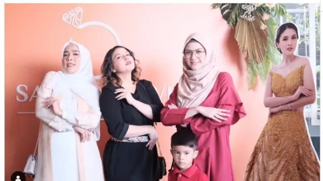 Sebelum Harvey Moeis Ditangkap, Sandra Dewi Pernah Bagikan Cincin Emas di Peluncuran Toko Perhiasannya