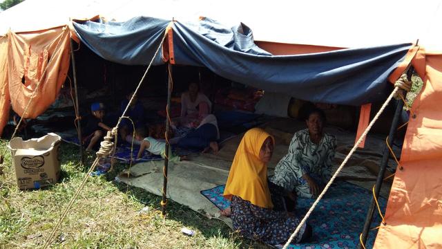 Ratusan warga Desa Malasari, Kecamatan Nanggung, Kabupaten Bogor, Jawa Barat masih trauma dengan gempa. (Liputan6.com/Achmad Sudarno)