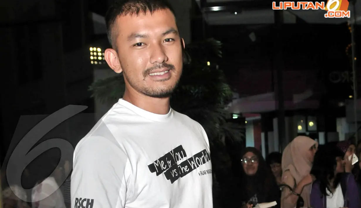 Rio sama sekali tak bisa menikmati makanan India yang kental dengan rasa kare yang khas (Liputan6.com/Panji Diksana)