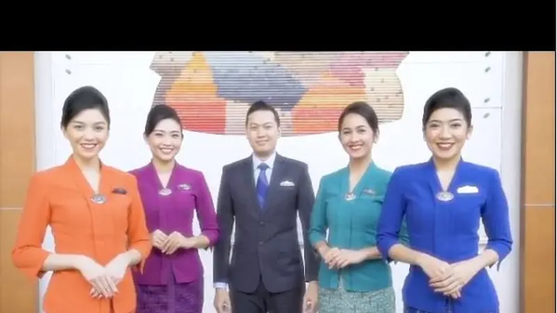 Garuda Indonesia Ungkap Tampilan Awak Kabin Saat Layani Penumpang di Masa Pandemi