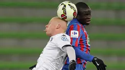 Pindah dari US Boulogne, N’Golo Kante melanjutkan karier dengan bergabung bersama SM Caen. Selama dua musim di SM Caen, pria 25 tahun itu menorehkan 75 kali penampilan. (AFP/Charly Triballeau)