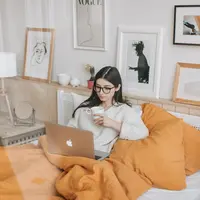 Ilustrasi Menonton Film Credit: pexels.com/Vlada