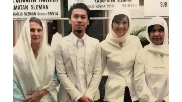 Tengah Tren, 6 Seleb Ini Sudah Lebih Dulu Nikah di KUA