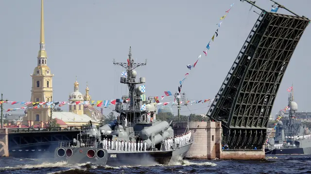 Melihat Gaharnya Kapal-Kapal Perang Rusia