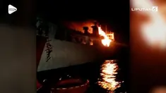 Rekaman amatir terbakarnya KM Gerbang Samudra 1.
