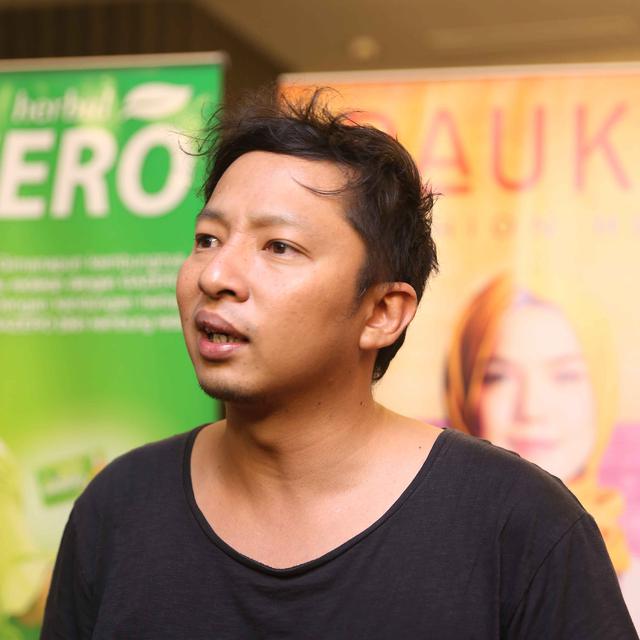 Agus Ringgo Dan Tika Bravani Bintangi Film Baracas News Entertainment Fimela Com