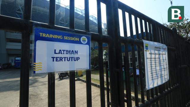 Latihan tertutup Persib Bandung, Stadion GBLA
