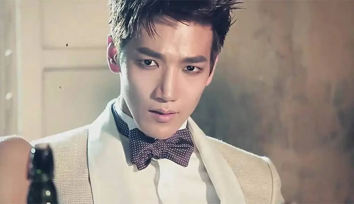 "Untuk penggemar yang mempercayai dan mencintaiku serta para member, aku minta maaf dengan tulus karena sudah mengecewakan kalian," tutupnya. (Foto: allkpop.com)