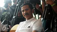 Pelatih Persib, Djadjang Nurdjaman hadir menyaksikan pengundian Babak Delapan Besar Piala Presiden 2015 di Jakarta, Selasa (29/9/2015). Laga Delapan Besar Piala Presiden 2015 akan berlangsung pada 3 Oktober mendatang. (Liputan6.com/Helmi Fithriansyah)