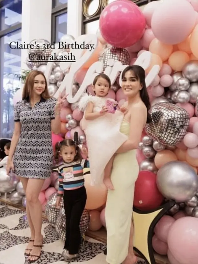 Tampilan Aura Kasih Hangout Bareng Sang Putri (Instagram/aurakasih)
