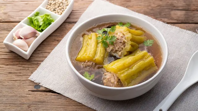 sop pare isi daging kuah