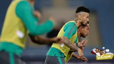 Timnas Indonesia melakukan latihan resmi terakhir jelang melawan Vietnam dalam laga leg kedua semifinal Piala AFF 2016 di Stadion My Dinh, Hanoi, Vietnam, Selasa (6/12/2016). (Bola.com/Peksi Cahyo)