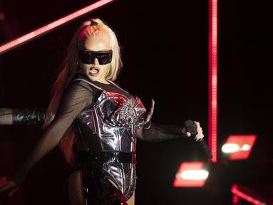 Penyanyi-penulis lagu AS Christina Aguilera tampil dalam konser di Festival Starlite di Marbella, Spanyol (25/7/2022). Christina Aguilera membawa bakatnya ke Spanyol! Latina Powerhouse yang berusia 41 tahun menghibur para penggemarnya di Starlite Catalana Occidente. (AFP Photo/Jorge Guerrero)