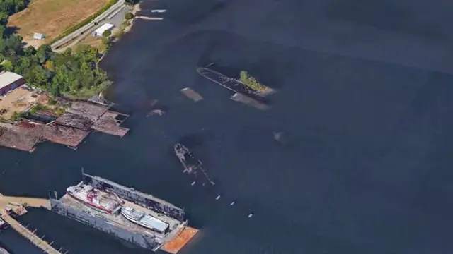 Penampakan kapal karam melalui Google Earth.