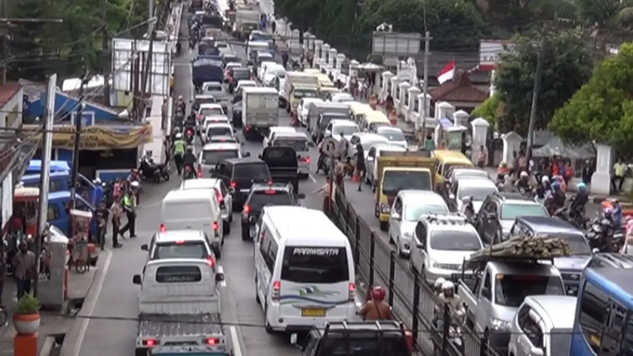 Arus Balik Libur Natal, Cipanas-Cianjur Sempat Macet 10 KM.
