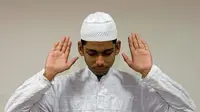 Ilustrasi takbiratul ihram (NU Online)