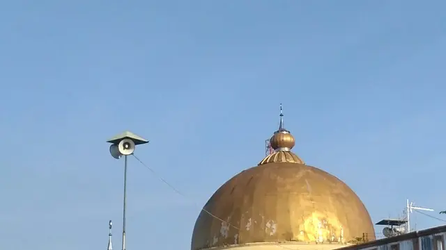 Salah satu masjid di Kota Padang. Liputan6.com/ Novia Harlina)