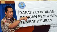 Kepala BNN Komjen Pol Budi Waseso memberikan arahan saat rakor dengan pengusaha hotel dan tempat hiburan se Jakarta di Halim Perdanakusuma, Jumat (18/12/2015). Buwas mengajak semua pihak mewaspadai peredaran narkoba. (Liputan6.com/Helmi Fithriansyah)