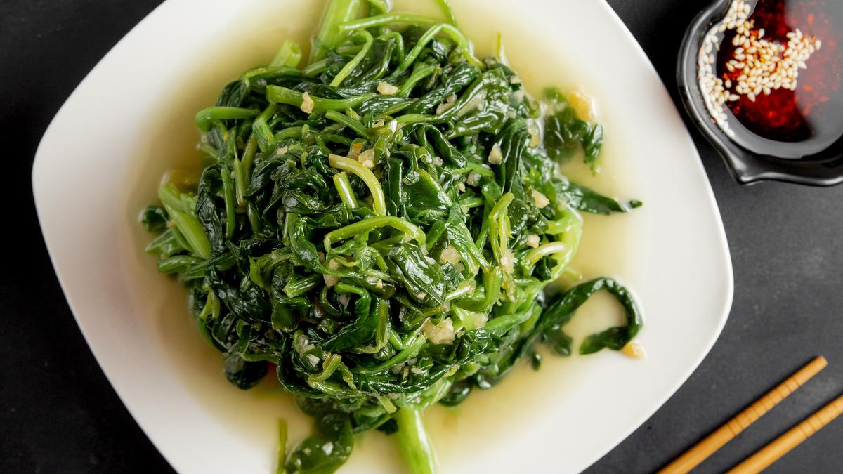 Cara Merebus Kangkung Agar Tetap Hijau, Bantu Kandungan Gizinya Tetap Terjaga