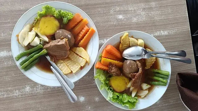 Selat Solo Tenda Biru