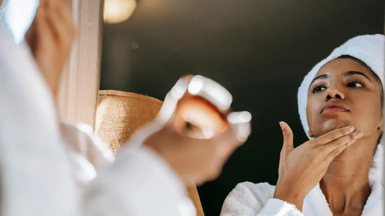 Rekomendasi Skincare dengan Kandungan AHA/BHA