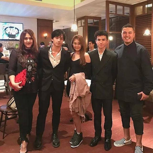 6 Kebersamaan Vanesha Prescillia dan Jefri Nichol yang Kini Main Serial Bareng