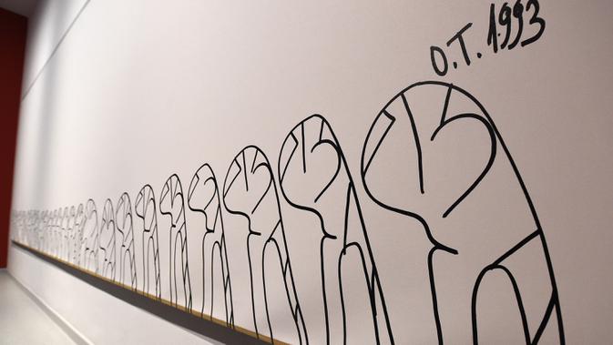 Sebuah karya seni dipamerkan di Museum Gugging di Klosterneuburg, Austria, pada 5 Agustus 2020. Museum Gugging, yang awalnya merupakan sanatorium kesehatan mental, kini memamerkan karya seni para mantan pasien dengan penyakit mental. (Xinhua/Guo Chen)
