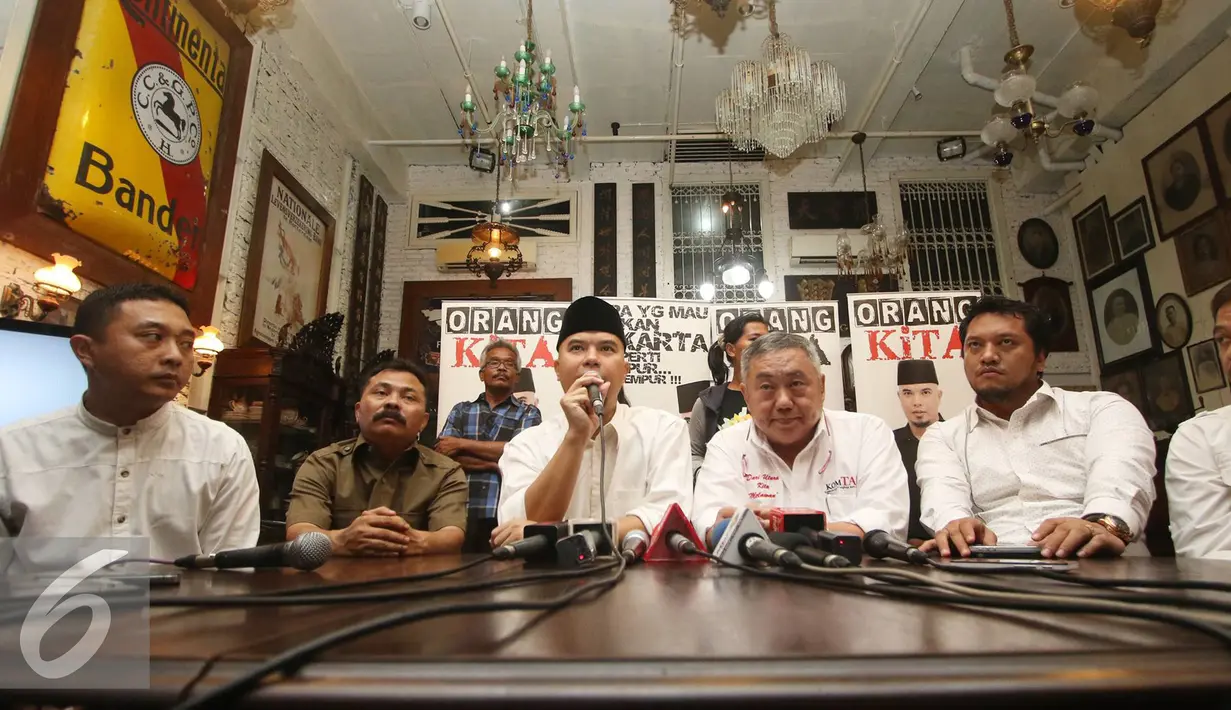 Gerakan Orang Kita menyatakan akan mendukung Rizal Ramli untuk berpasangan dengan Sandiaga Uno karena keduanya dianggap lebih berpihak kepada rakyat dibanding kepada pengusaha, Jakarta, Jumat (5/8). (Liputan6.com/Immanuel Antonius)