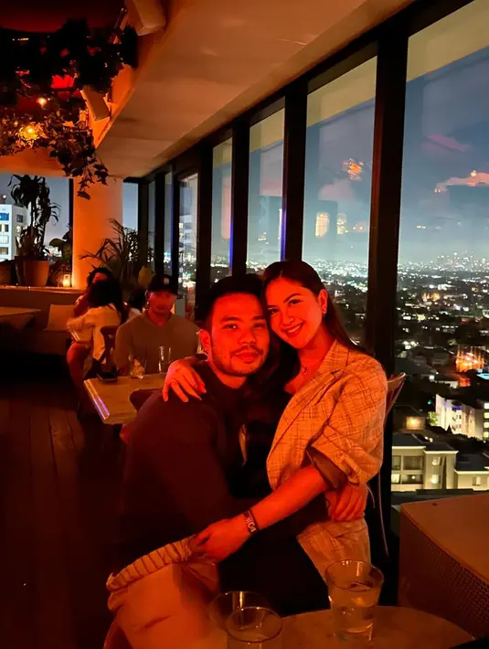 Apakah menurutmu mereka juga tampak manis, Sahabat FIMELA? [Foto: Instagram/jscmila]