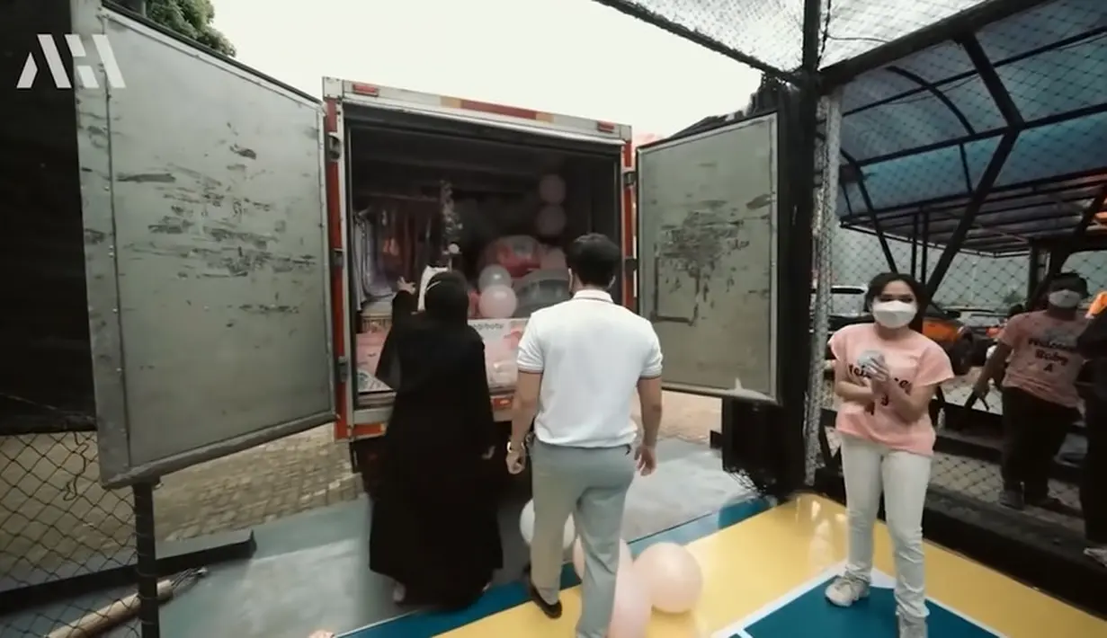 Aurel Hermansyah dan Atta Halilintar (Youtube/AH)