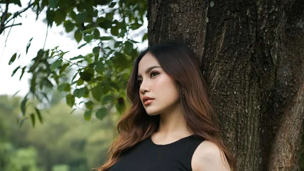 Potret Mahalini Pamer Baby Bump dengan Crop Tank Top di Pemotretan Terbaru
