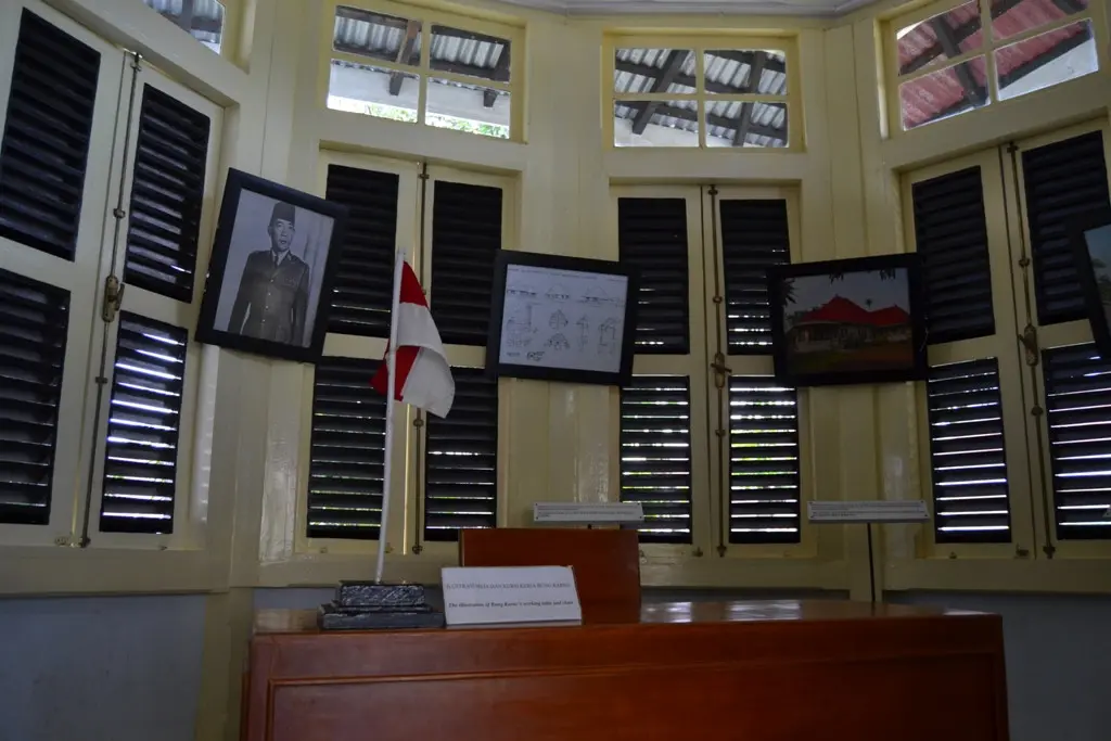 Menjelang hari kemerdekaan 17 Agustus, aroma mistis terasa semakin kuat di kediaman Bung Karno saat diasingkan di Bengkulu (Liputan6.com/Yuliardi Hardjo)