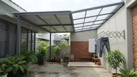8 Inspirasi Kanopi Jemuran Anti-Tampias yang Cocok untuk Area Belakang Rumah