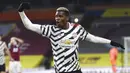 Paul Pogba - Gelandang berusia 28 tahun ini terus menunjukan performa apik sehingga selalu dipercaya Solskjaer di lini tengah. Dengan sumbangan enam gol dan enam assist dari 41 pertandingan, Pogba diprediksi bisa menjadi pembeda di laga final nanti. (Clive Brunskill/Pool via AP)